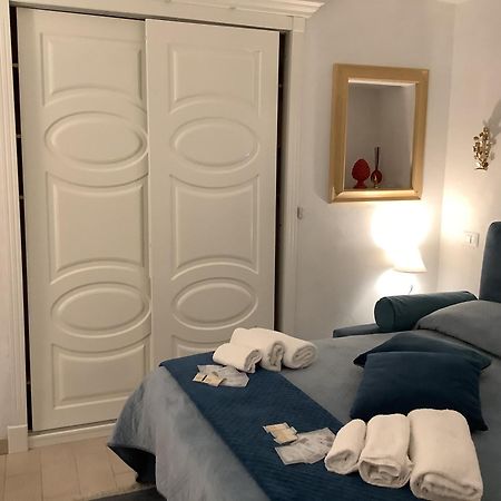 Tinnyhouse نابولي المظهر الخارجي الصورة