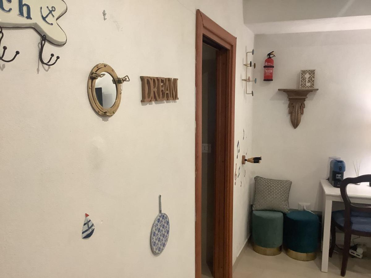 Tinnyhouse نابولي المظهر الخارجي الصورة