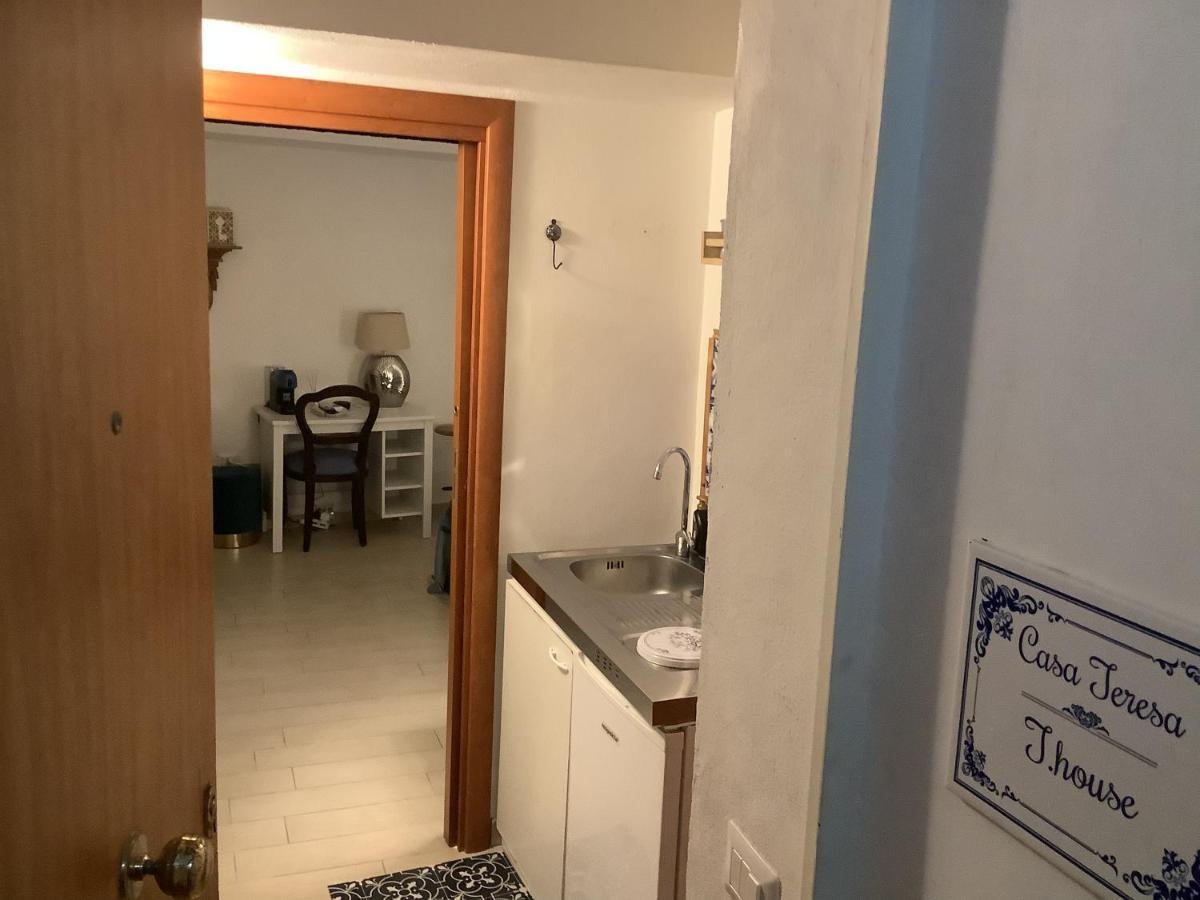 Tinnyhouse نابولي المظهر الخارجي الصورة