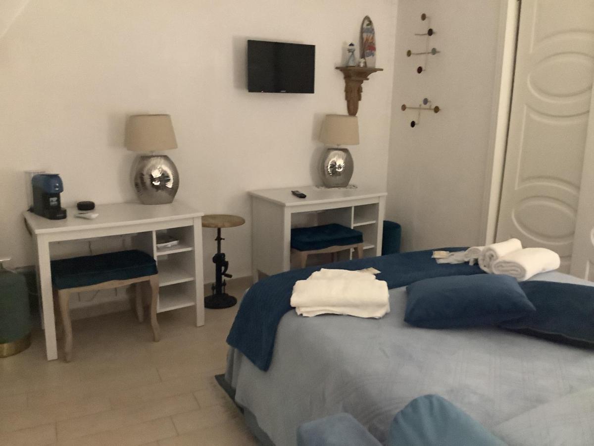 Tinnyhouse نابولي المظهر الخارجي الصورة