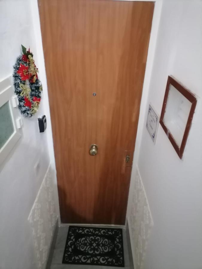 Tinnyhouse نابولي المظهر الخارجي الصورة