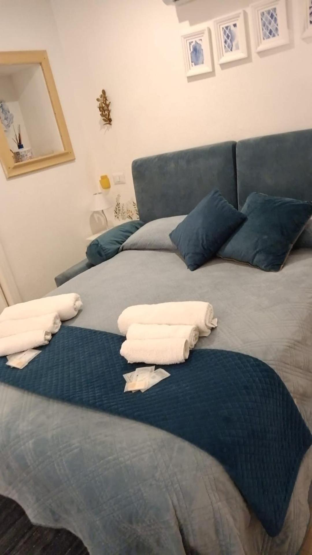 Tinnyhouse نابولي المظهر الخارجي الصورة